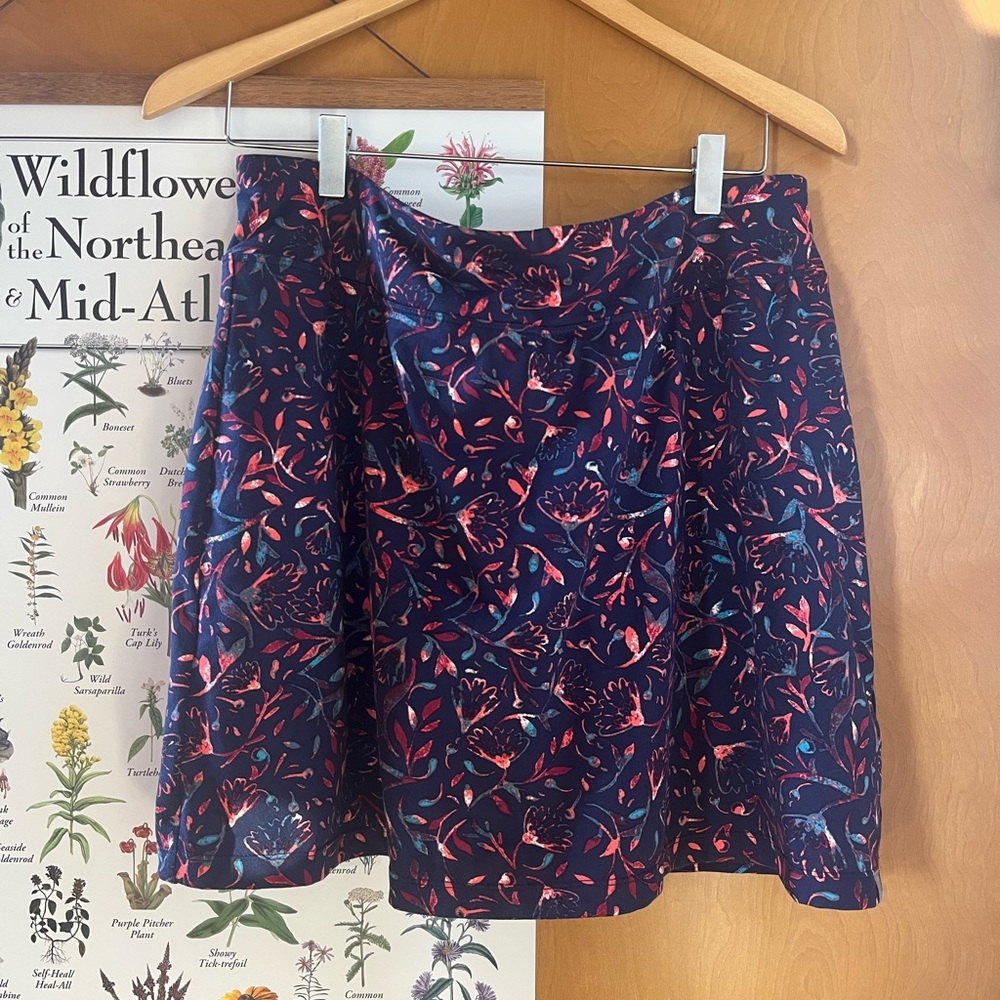 Title Nine - Women’s size  L - floral printed skort, navy, blue, pink, red